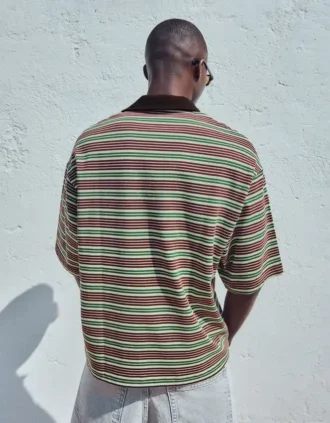 Polo de manga curta às riscas com bordado – T-shirts e polos