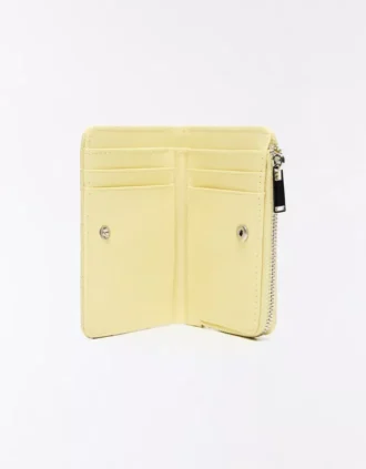 Porta-moedas em imitação de couro envernizado – Acessórios