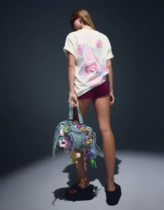 T-shirt com estampado da Zara Larsson