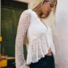 T-shirt com folhos de renda – #Bershkastyle – Mulher