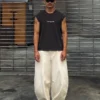 T-shirt sem mangas bordada