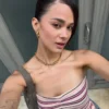 Top bandeau às riscas com fio metálico