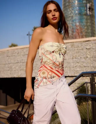 Top tipo bandeau em tule
