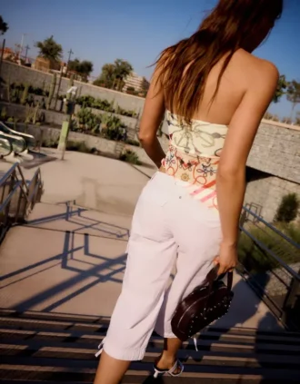 Top tipo bandeau em tule