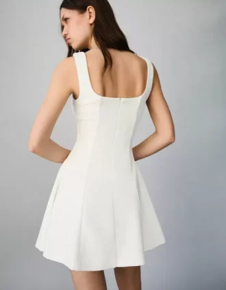 Vestido com saia em forma de campânula