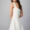 Vestido com saia em forma de campânula