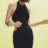Vestido longo com decote halter