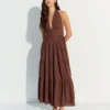 Vestido longo rústico com decote halter