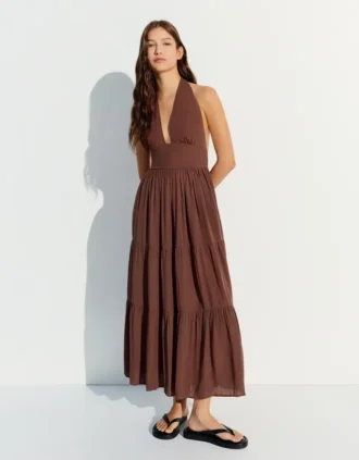 Vestido longo rústico com decote halter