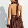 Vestido longo rústico com decote halter