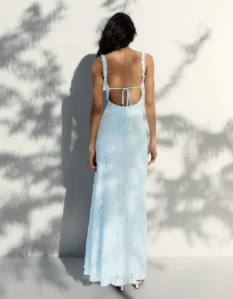 Vestido Midi com Acabamento em Renda