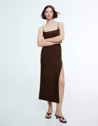 Vestido midi com alças e franzido