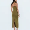 Vestido midi com decote halter