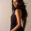 Vestido midi com decote halter
