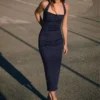 Vestido midi em Denim – Vestidos e jardineiras