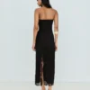 Vestido midi rústico com decote bandeau