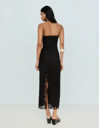 Vestido midi rústico com decote bandeau