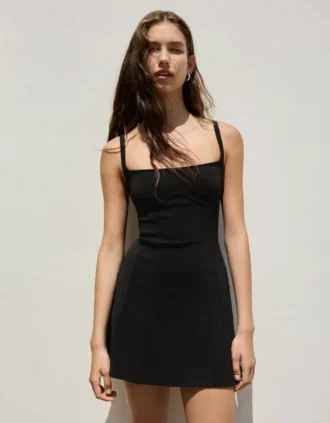Vestido mini com alças tipo espartilho